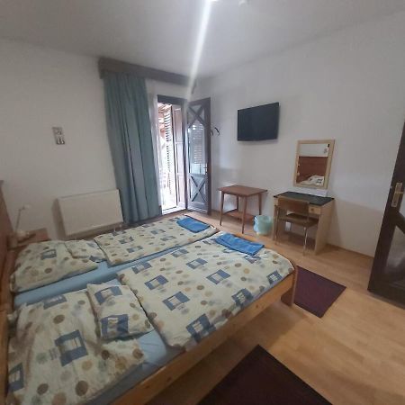 Valcsics Villa Panzio Pětikostelí Exteriér fotografie