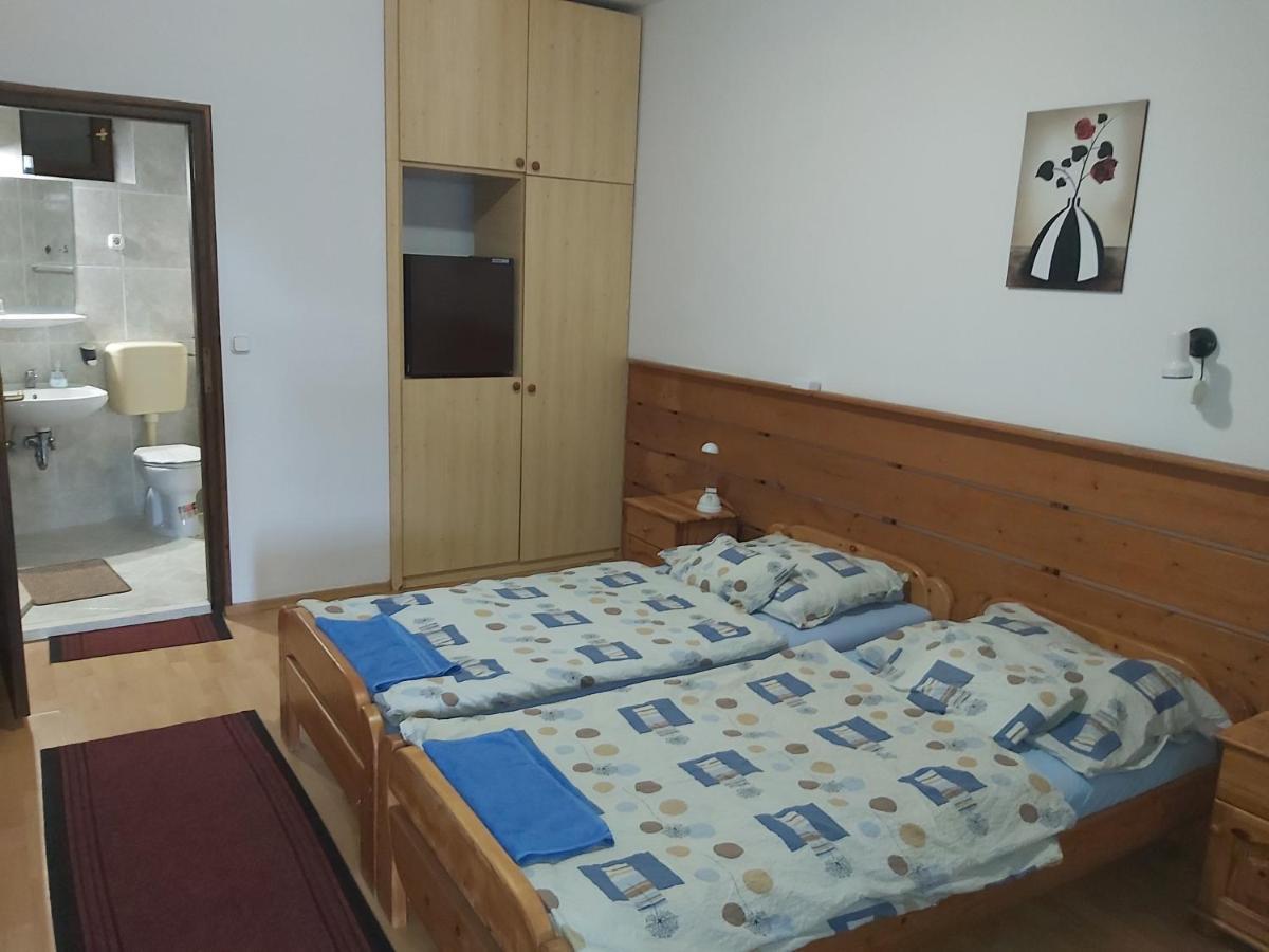 Valcsics Villa Panzio Pětikostelí Exteriér fotografie