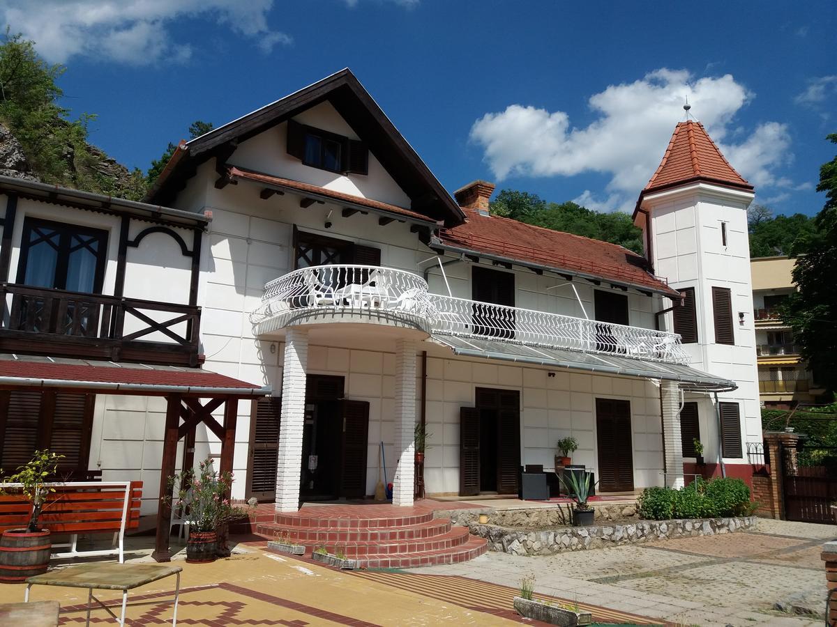 Valcsics Villa Panzio Pětikostelí Exteriér fotografie